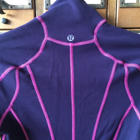 Lululemon reversible RULU pullover - Picture 6 of 8